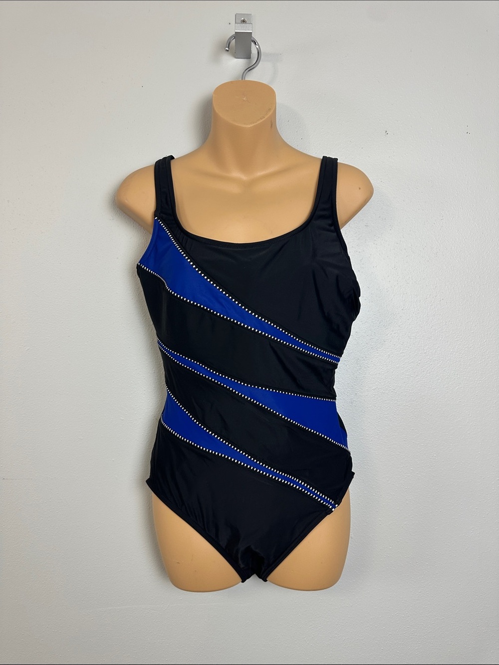 Miraclesuit Helix Colorblock Slimming DD Underwire One-Piece Swimsuit